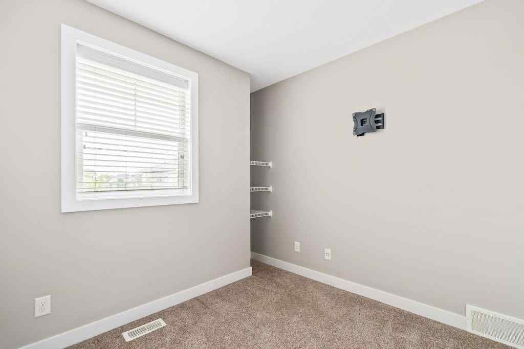 MLS® A2264552 - 4 Evanscrest Gardens NW in Evanston Calgary, Residential