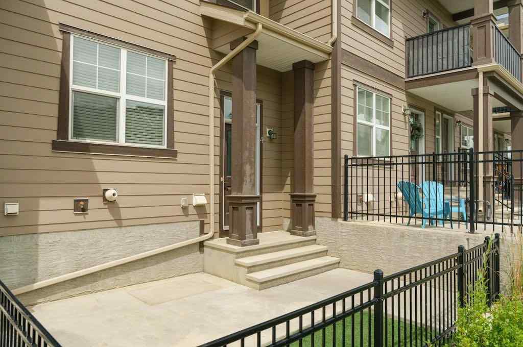 MLS® A2264552 - 4 Evanscrest Gardens NW in Evanston Calgary, Residential