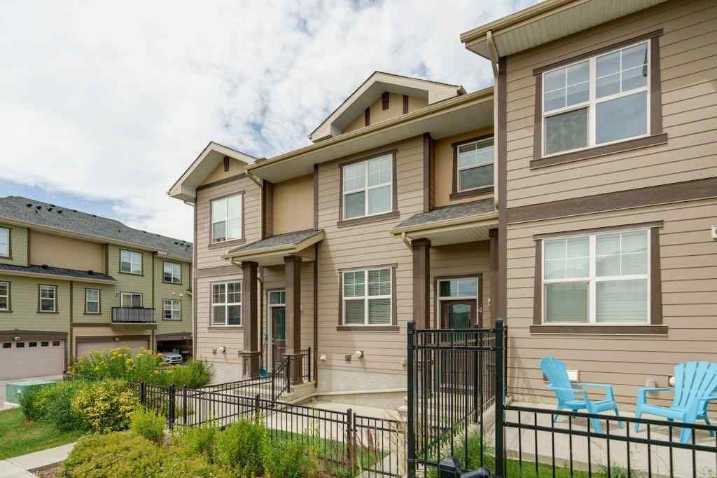 MLS® A2264552 - 4 Evanscrest Gardens NW in Evanston Calgary, Residential