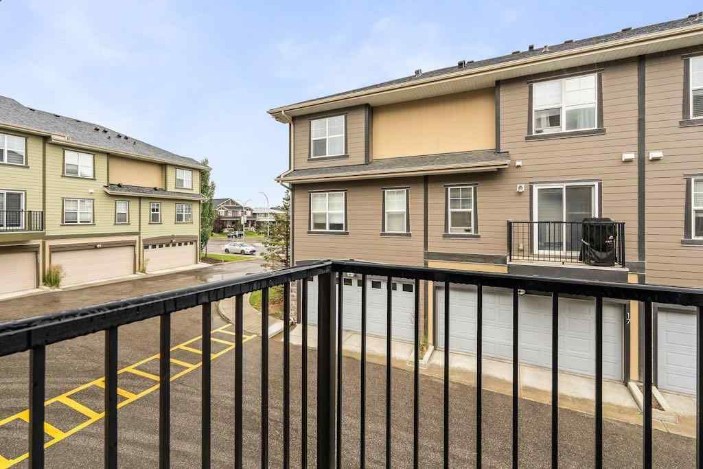 MLS® A2264552 - 4 Evanscrest Gardens NW in Evanston Calgary, Residential