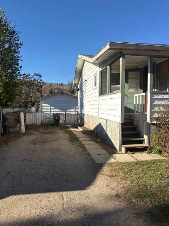 MLS® A2264559 - 10926 93 St   in Lower West Peace Peace River, Residential