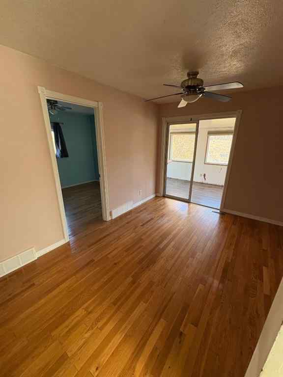 MLS® A2264559 - 10926 93 St   in Lower West Peace Peace River, Residential