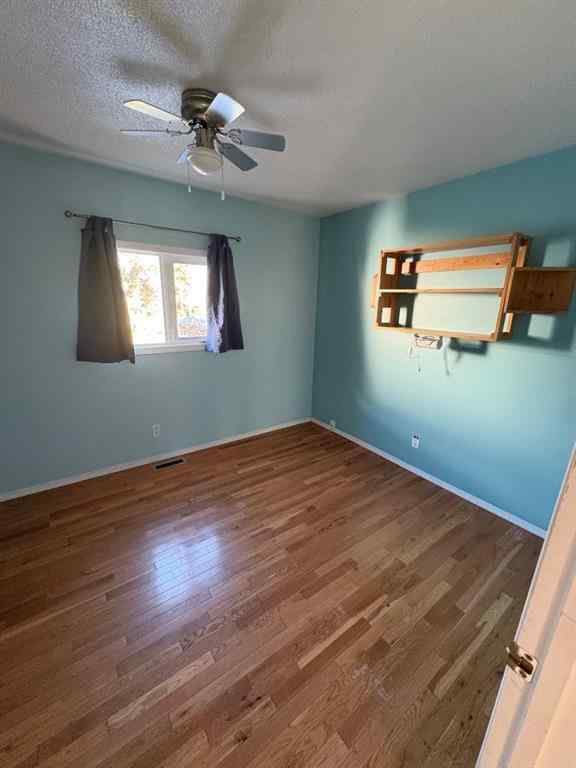 MLS® A2264559 - 10926 93 St   in Lower West Peace Peace River, Residential