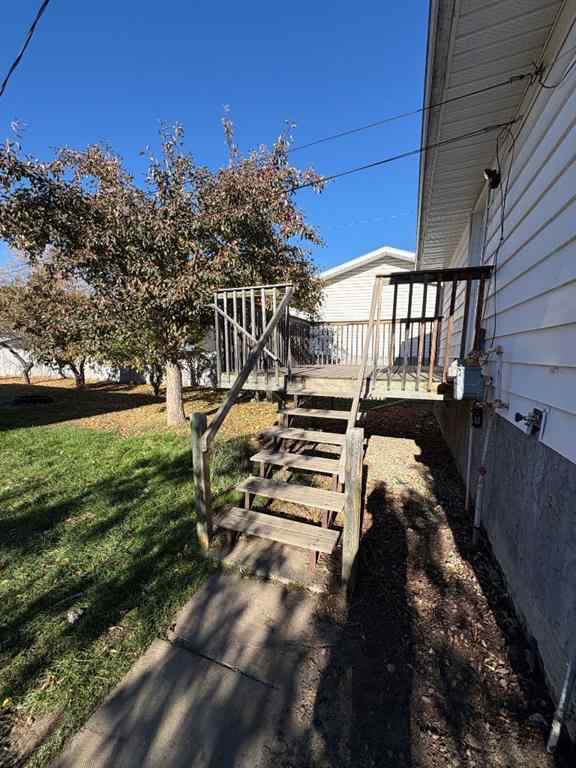 MLS® A2264559 - 10926 93 St   in Lower West Peace Peace River, Residential