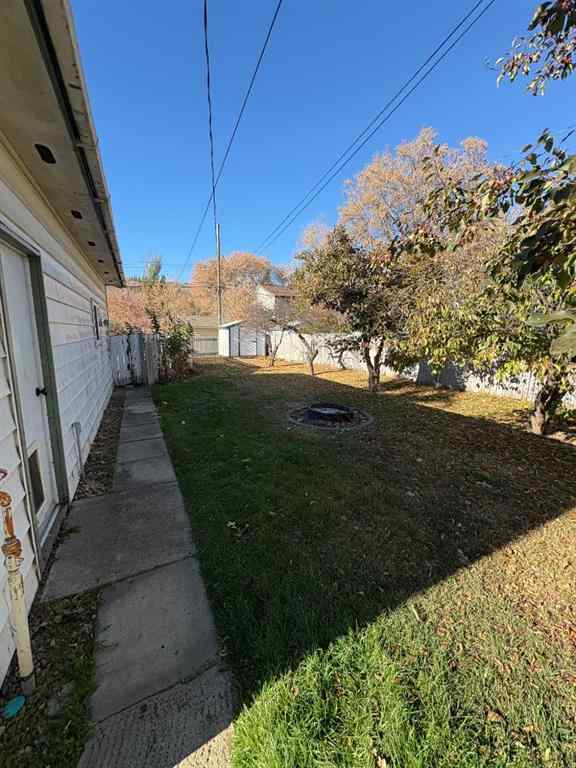 MLS® A2264559 - 10926 93 St   in Lower West Peace Peace River, Residential