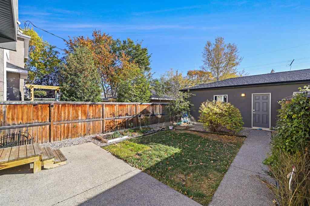 MLS® A2264560 - 443 28 Avenue NW in Mount Pleasant Calgary, Residential