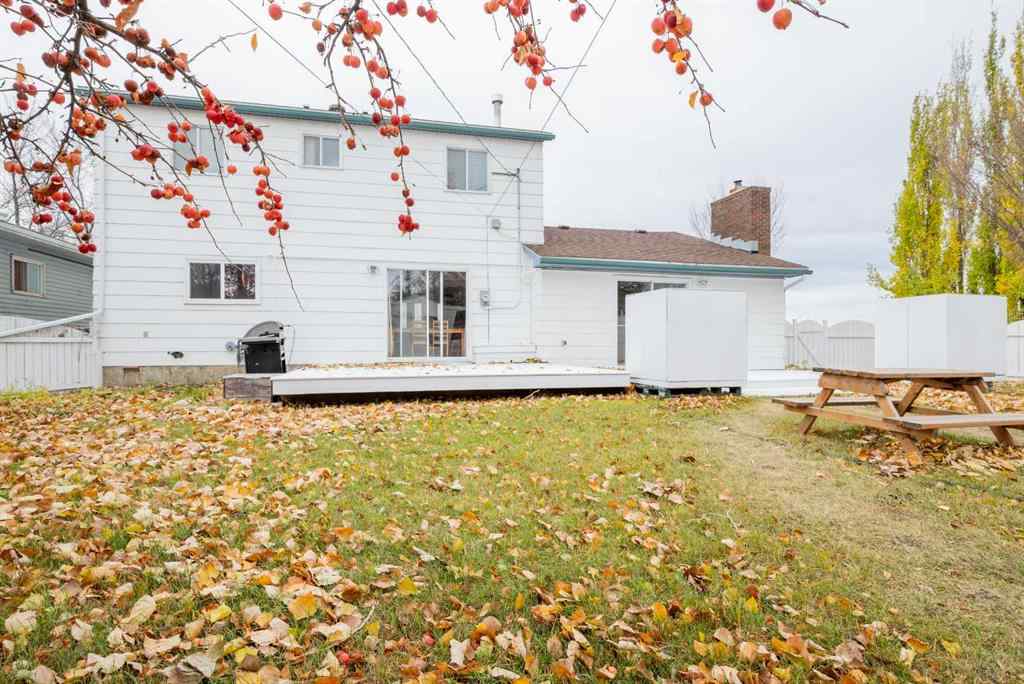 MLS® A2264563 - 10132 93 Avenue  in Swanavon Grande Prairie, Residential