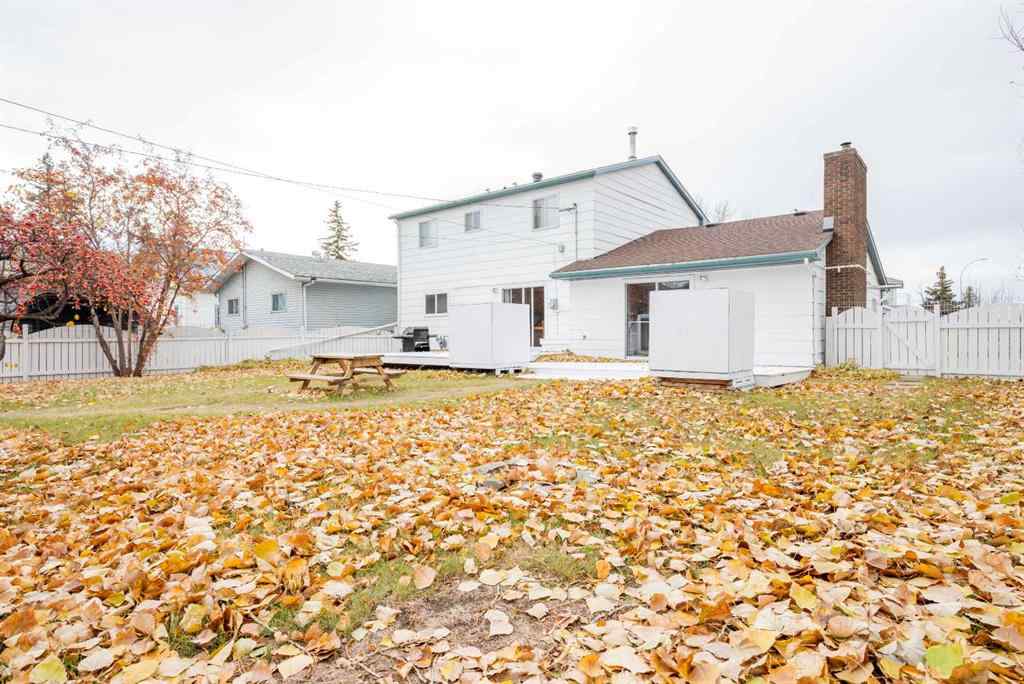 MLS® A2264563 - 10132 93 Avenue  in Swanavon Grande Prairie, Residential