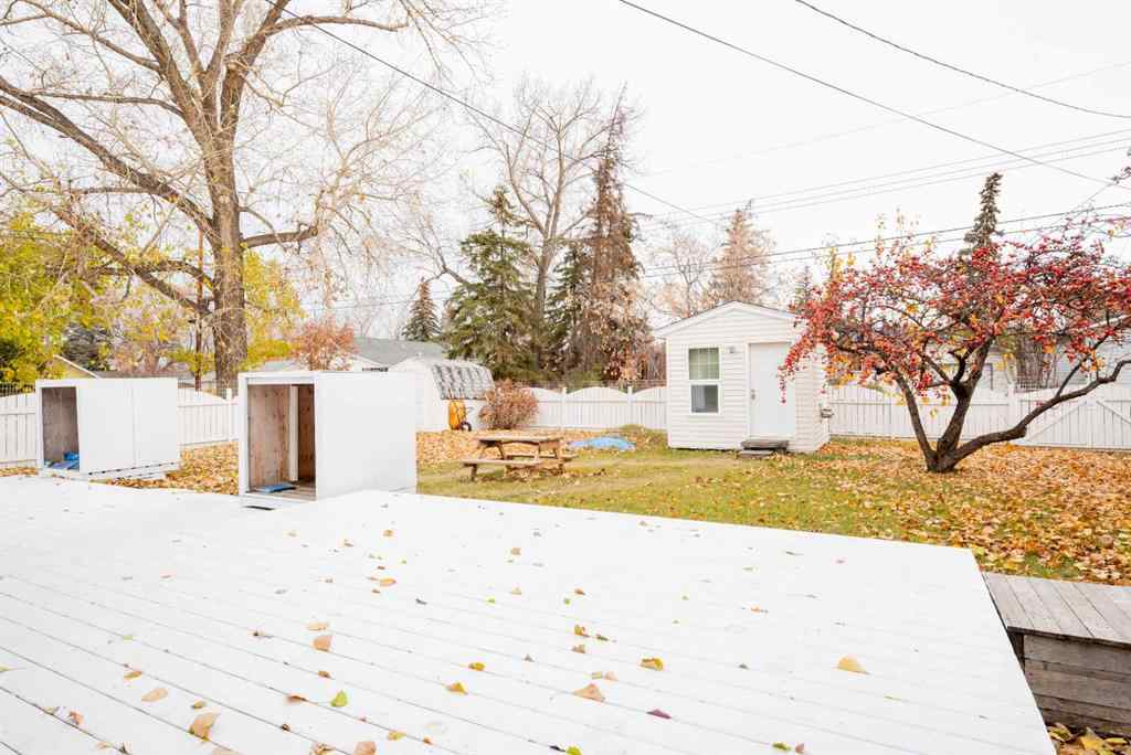 MLS® A2264563 - 10132 93 Avenue  in Swanavon Grande Prairie, Residential