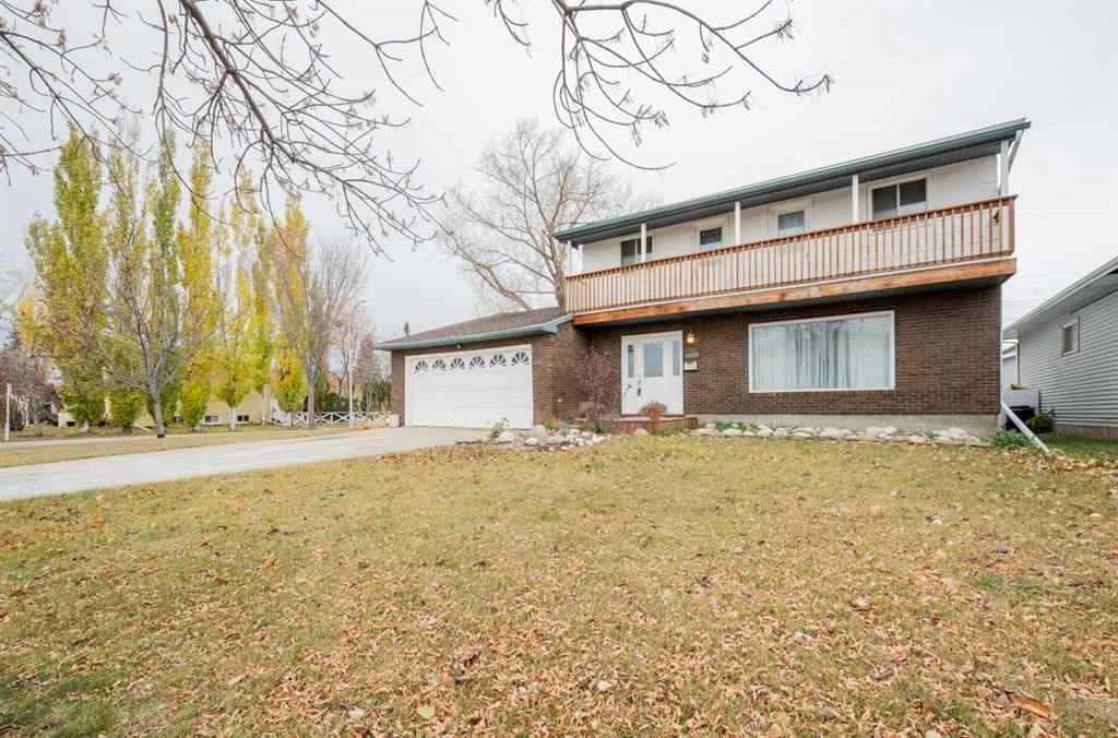 MLS® A2264563 - 10132 93 Avenue  in Swanavon Grande Prairie, Residential