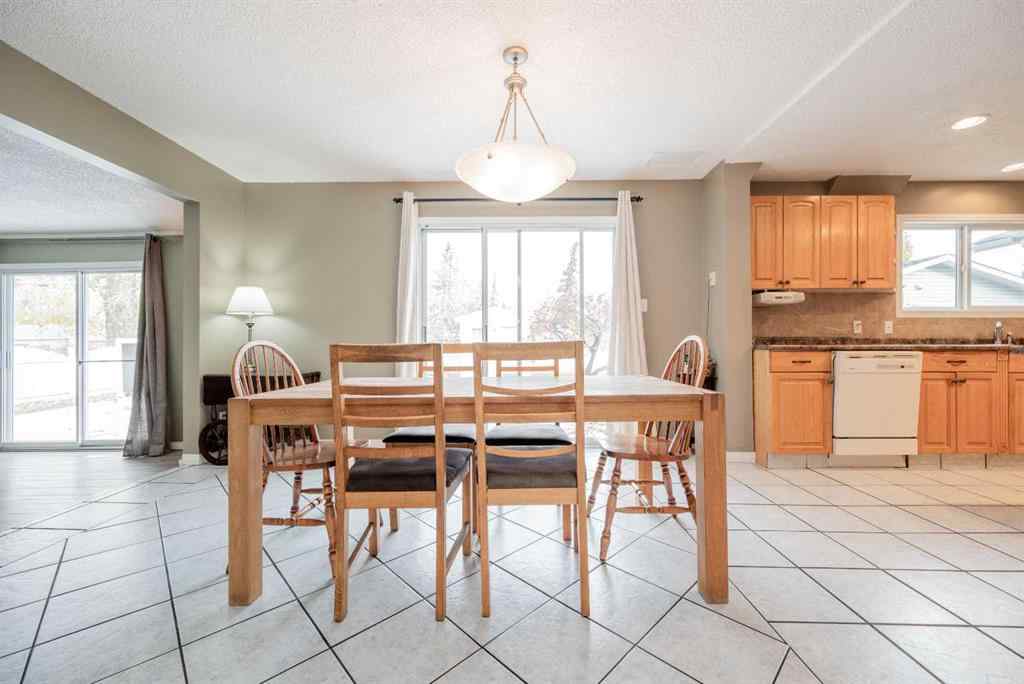 MLS® A2264563 - 10132 93 Avenue  in Swanavon Grande Prairie, Residential