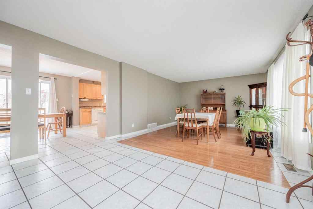 MLS® A2264563 - 10132 93 Avenue  in Swanavon Grande Prairie, Residential