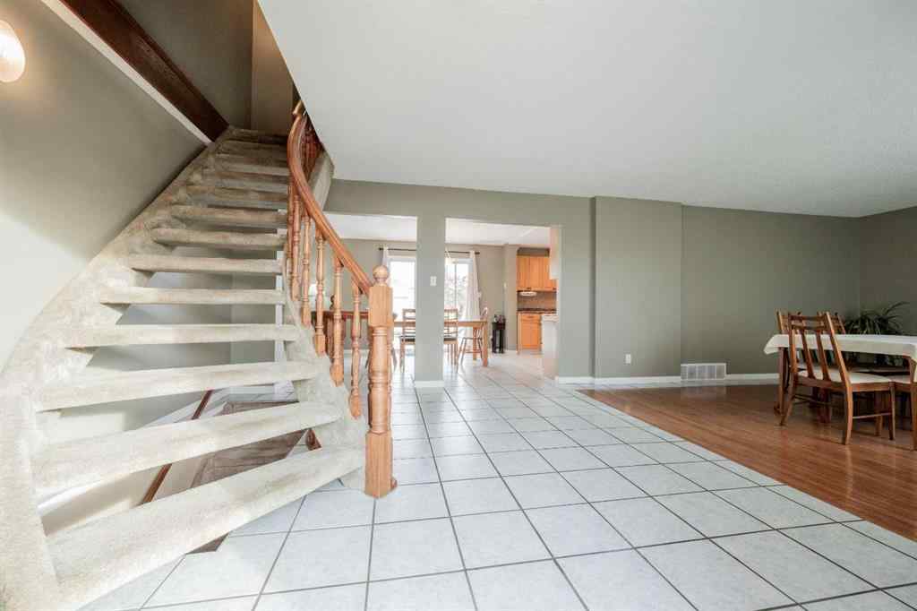 MLS® A2264563 - 10132 93 Avenue  in Swanavon Grande Prairie, Residential