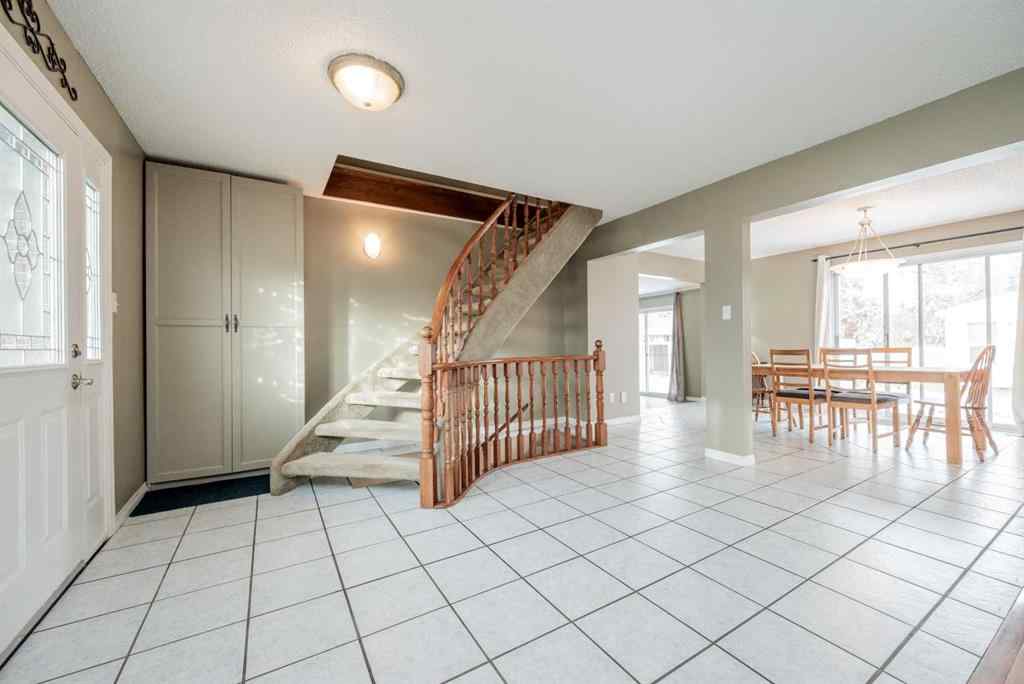 MLS® A2264563 - 10132 93 Avenue  in Swanavon Grande Prairie, Residential