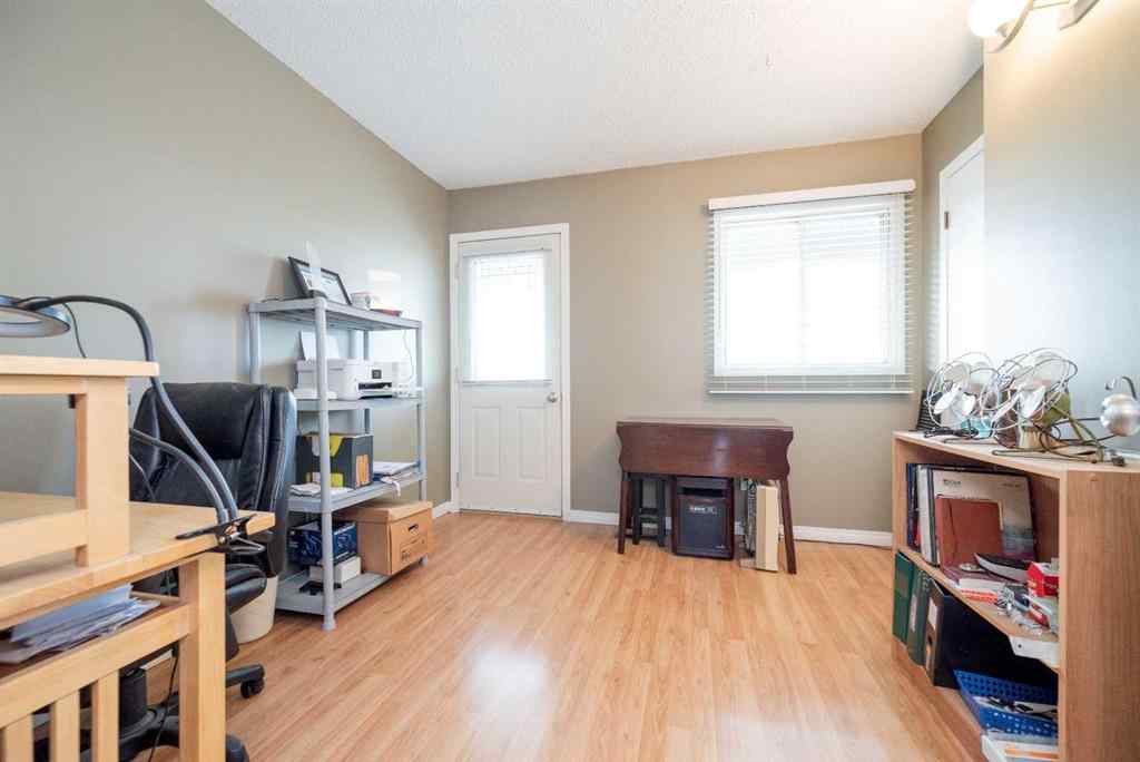 MLS® A2264563 - 10132 93 Avenue  in Swanavon Grande Prairie, Residential