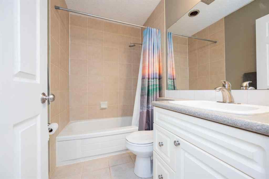 MLS® A2264563 - 10132 93 Avenue  in Swanavon Grande Prairie, Residential