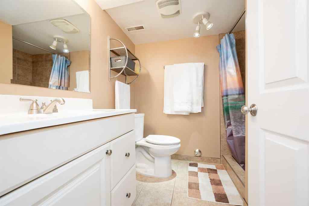 MLS® A2264563 - 10132 93 Avenue  in Swanavon Grande Prairie, Residential