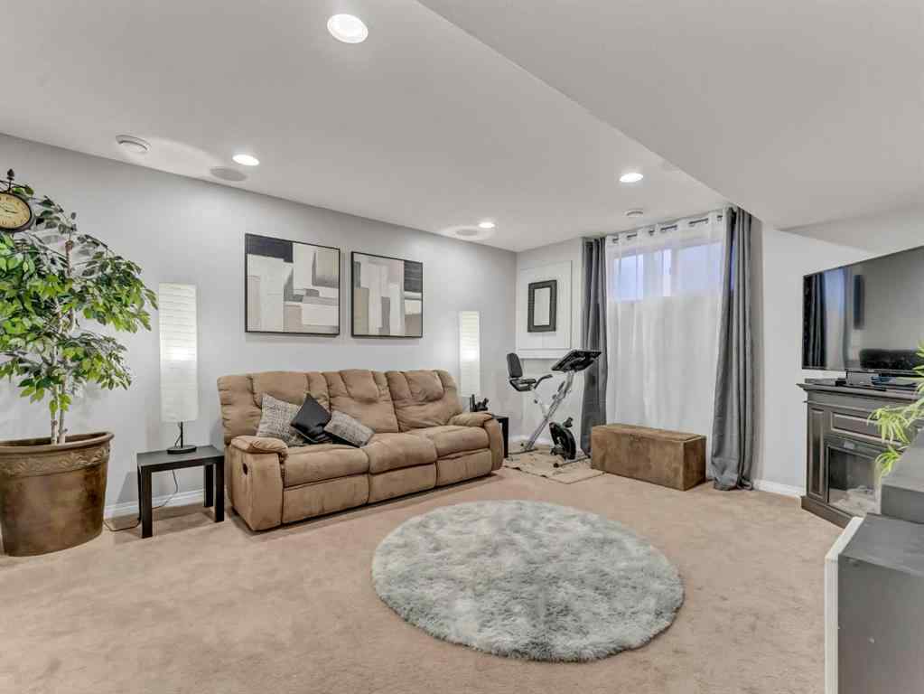 MLS® A2264568 - 62 Sterling Link SE in SE Southridge Medicine Hat, Residential