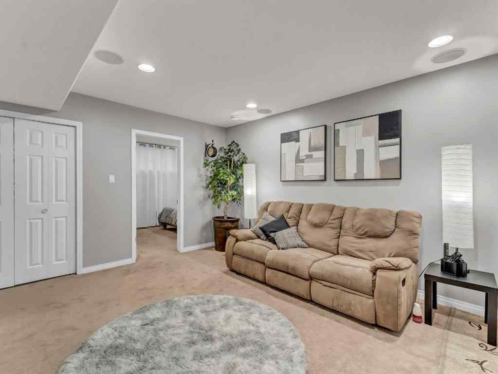 MLS® A2264568 - 62 Sterling Link SE in SE Southridge Medicine Hat, Residential