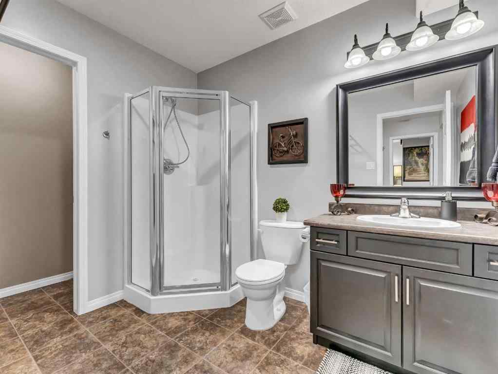 MLS® A2264568 - 62 Sterling Link SE in SE Southridge Medicine Hat, Residential