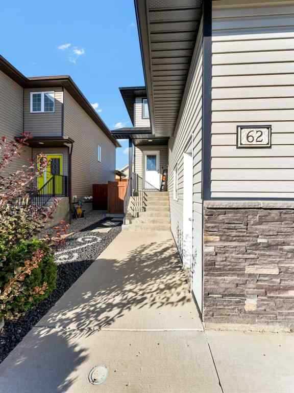 MLS® A2264568 - 62 Sterling Link SE in SE Southridge Medicine Hat, Residential