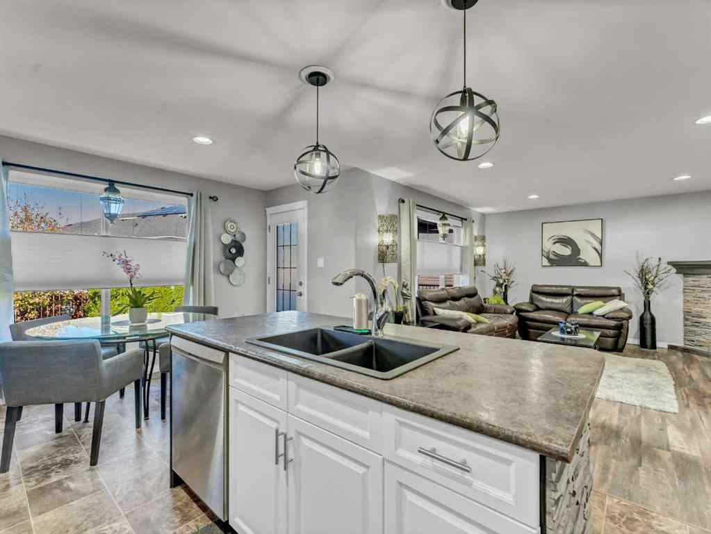 MLS® A2264568 - 62 Sterling Link SE in SE Southridge Medicine Hat, Residential