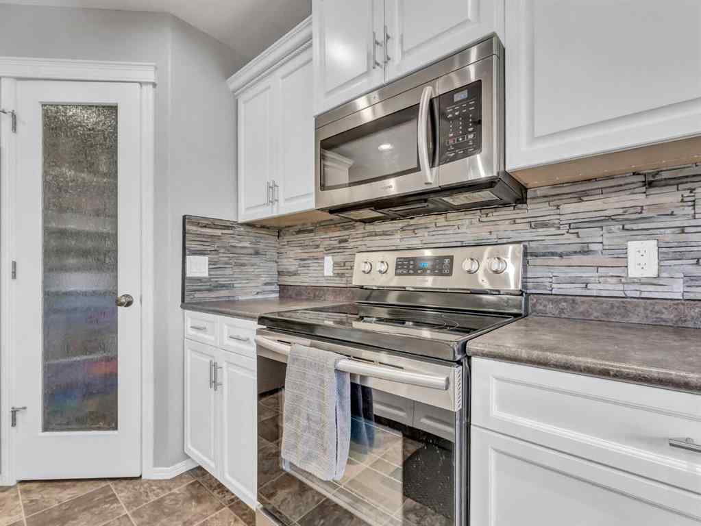 MLS® A2264568 - 62 Sterling Link SE in SE Southridge Medicine Hat, Residential