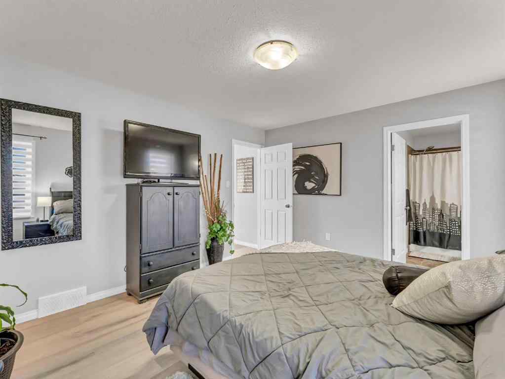 MLS® A2264568 - 62 Sterling Link SE in SE Southridge Medicine Hat, Residential