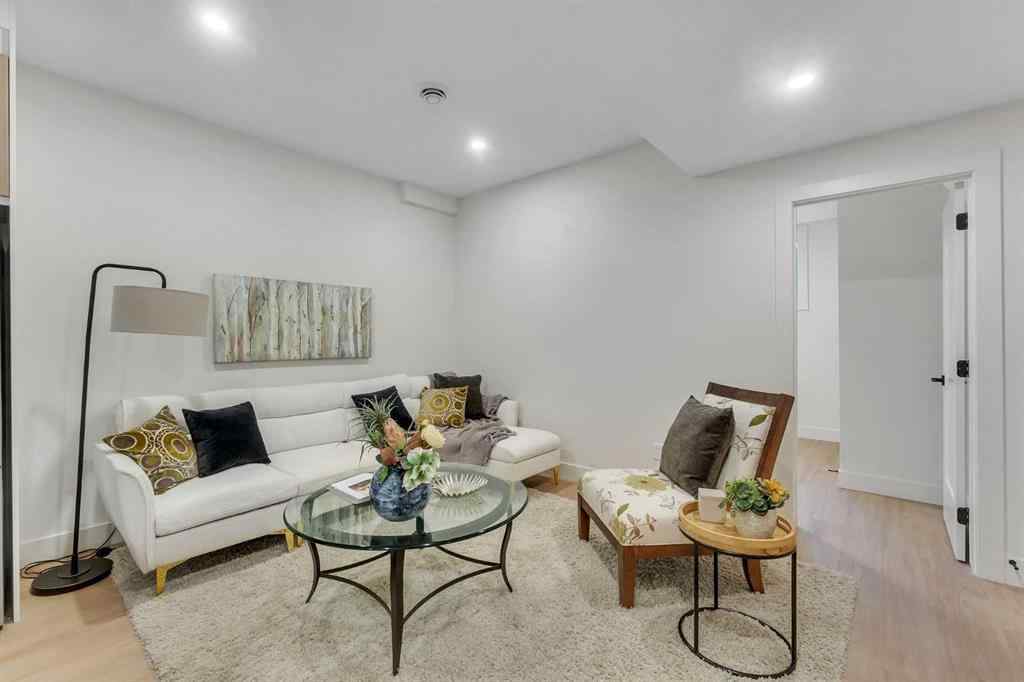 MLS® A2264569 - 433 26 Avenue NW in Mount Pleasant Calgary, Residential