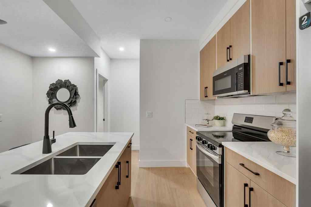 MLS® A2264569 - 433 26 Avenue NW in Mount Pleasant Calgary, Residential