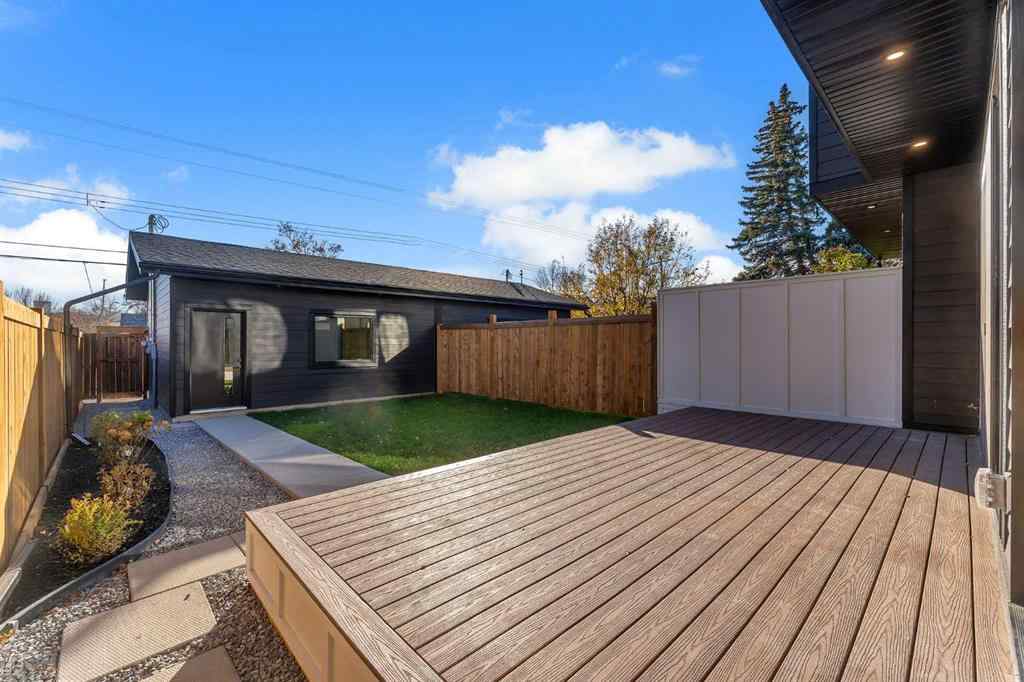 MLS® A2264569 - 433 26 Avenue NW in Mount Pleasant Calgary, Residential