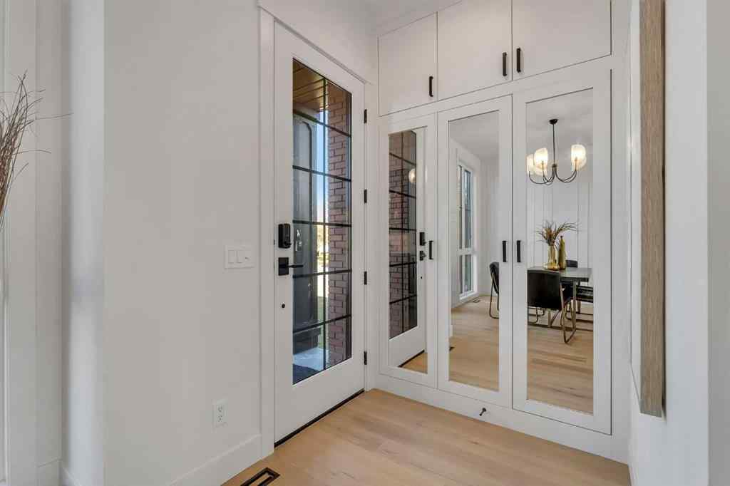 MLS® A2264569 - 433 26 Avenue NW in Mount Pleasant Calgary, Residential