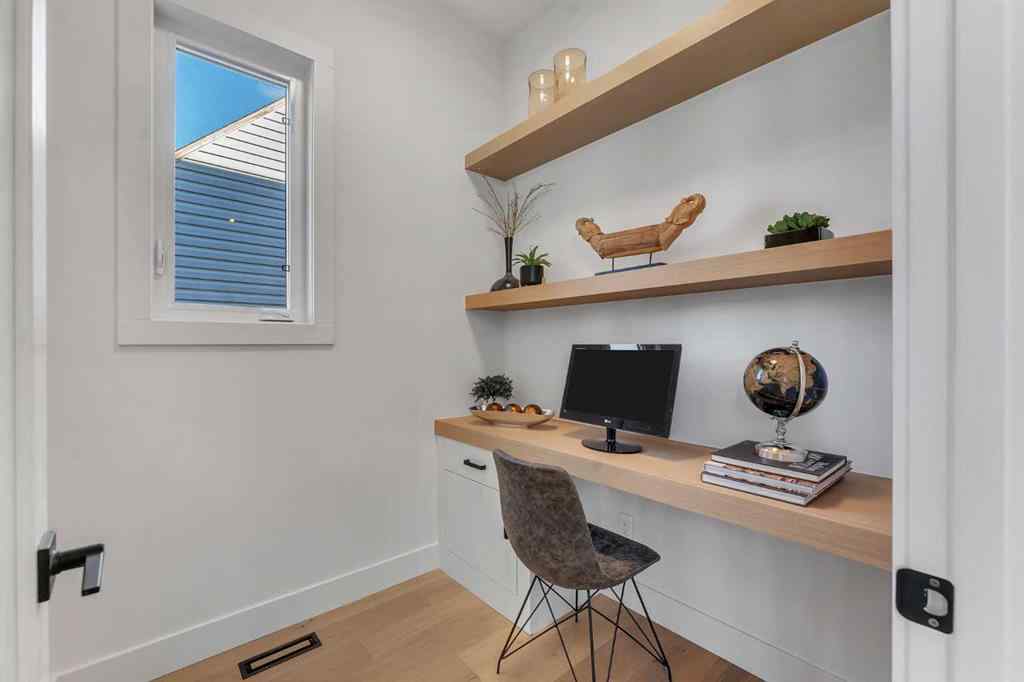 MLS® A2264569 - 433 26 Avenue NW in Mount Pleasant Calgary, Residential