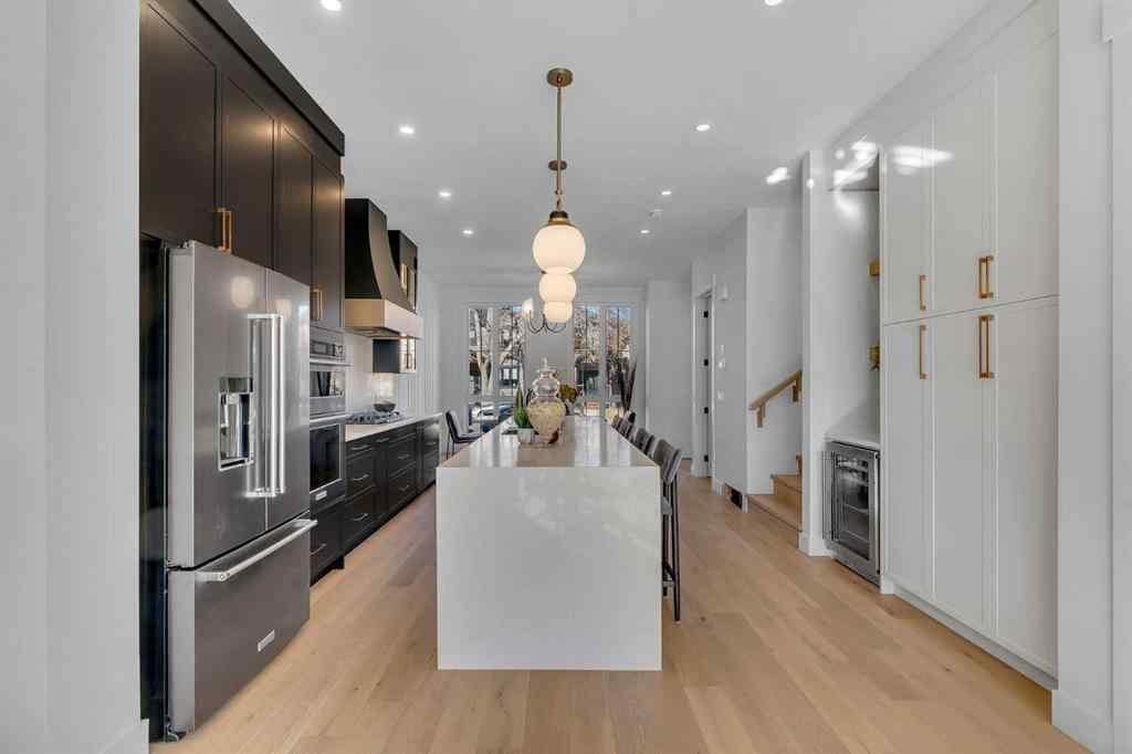 MLS® A2264569 - 433 26 Avenue NW in Mount Pleasant Calgary, Residential