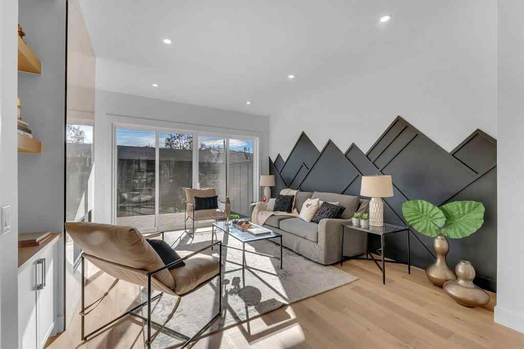 MLS® A2264569 - 433 26 Avenue NW in Mount Pleasant Calgary, Residential