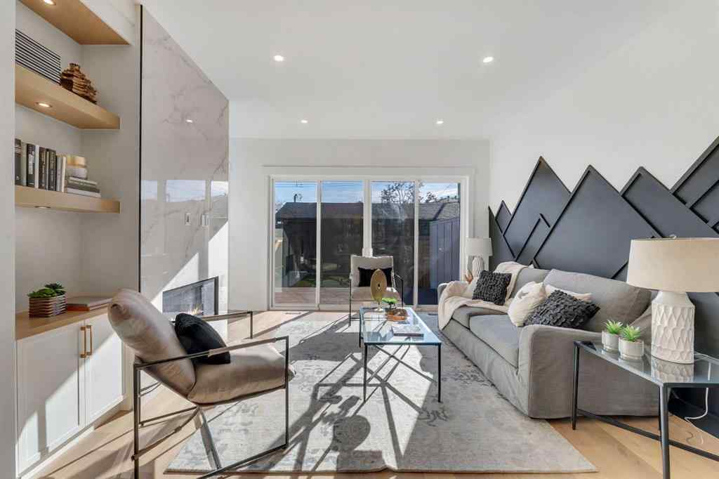 MLS® A2264569 - 433 26 Avenue NW in Mount Pleasant Calgary, Residential