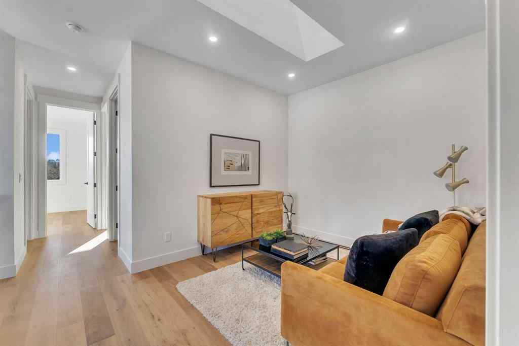 MLS® A2264569 - 433 26 Avenue NW in Mount Pleasant Calgary, Residential