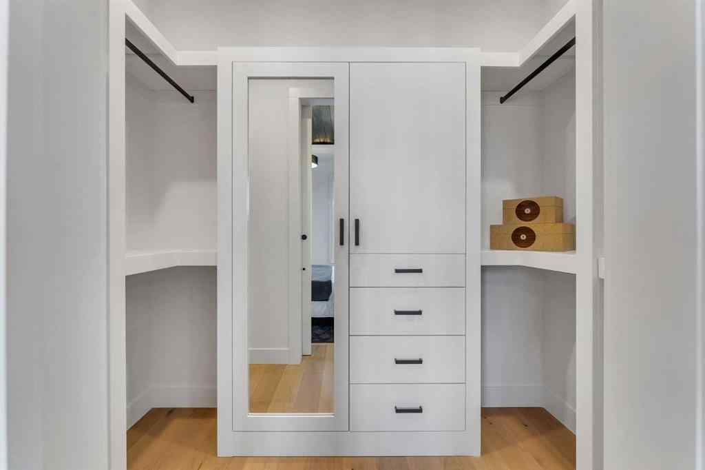 MLS® A2264569 - 433 26 Avenue NW in Mount Pleasant Calgary, Residential