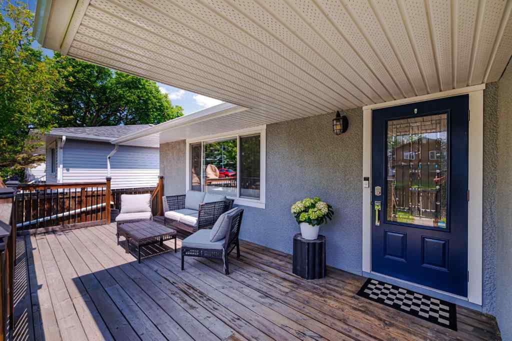 MLS® A2264570 - 30 Coleridge Road NW in Cambrian Heights Calgary, Residential