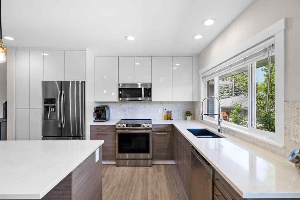 MLS® A2264570 - 30 Coleridge Road NW in Cambrian Heights Calgary, Residential