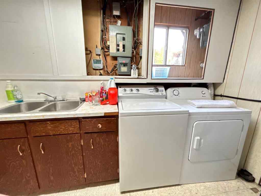 MLS® A2264572 - 1923 Crestwood Drive SE in Crestwood-Norwood Medicine Hat, Residential