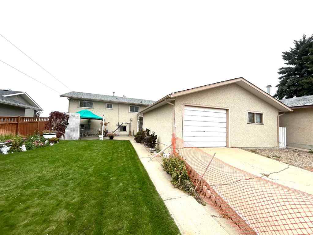 MLS® A2264572 - 1923 Crestwood Drive SE in Crestwood-Norwood Medicine Hat, Residential