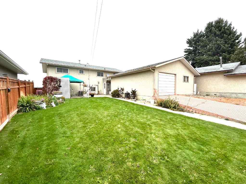 MLS® A2264572 - 1923 Crestwood Drive SE in Crestwood-Norwood Medicine Hat, Residential