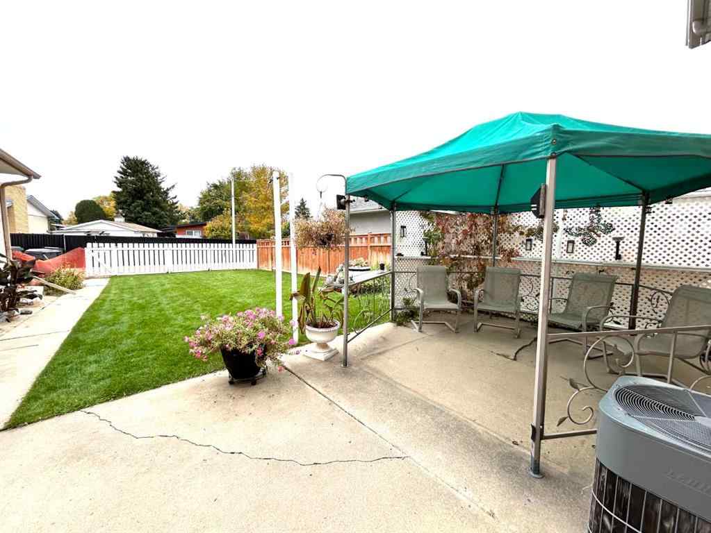 MLS® A2264572 - 1923 Crestwood Drive SE in Crestwood-Norwood Medicine Hat, Residential