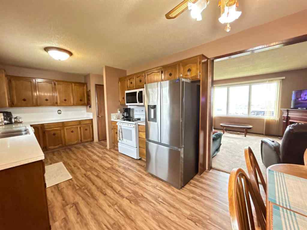 MLS® A2264572 - 1923 Crestwood Drive SE in Crestwood-Norwood Medicine Hat, Residential