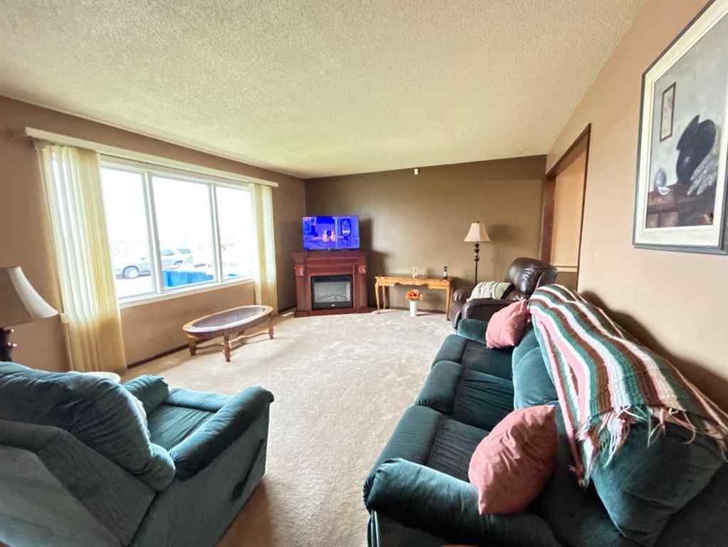 MLS® A2264572 - 1923 Crestwood Drive SE in Crestwood-Norwood Medicine Hat, Residential