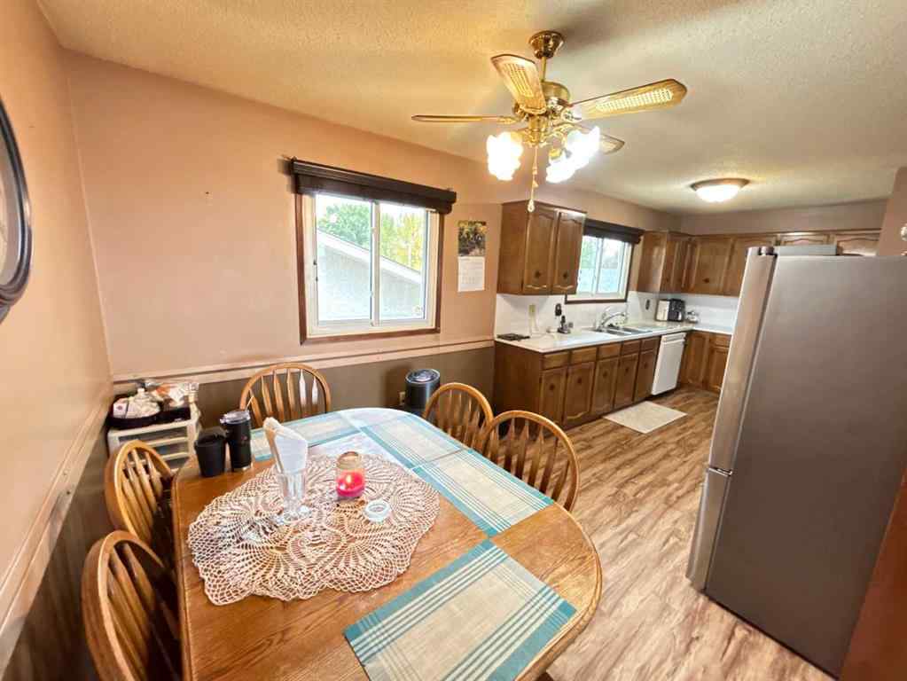 MLS® A2264572 - 1923 Crestwood Drive SE in Crestwood-Norwood Medicine Hat, Residential