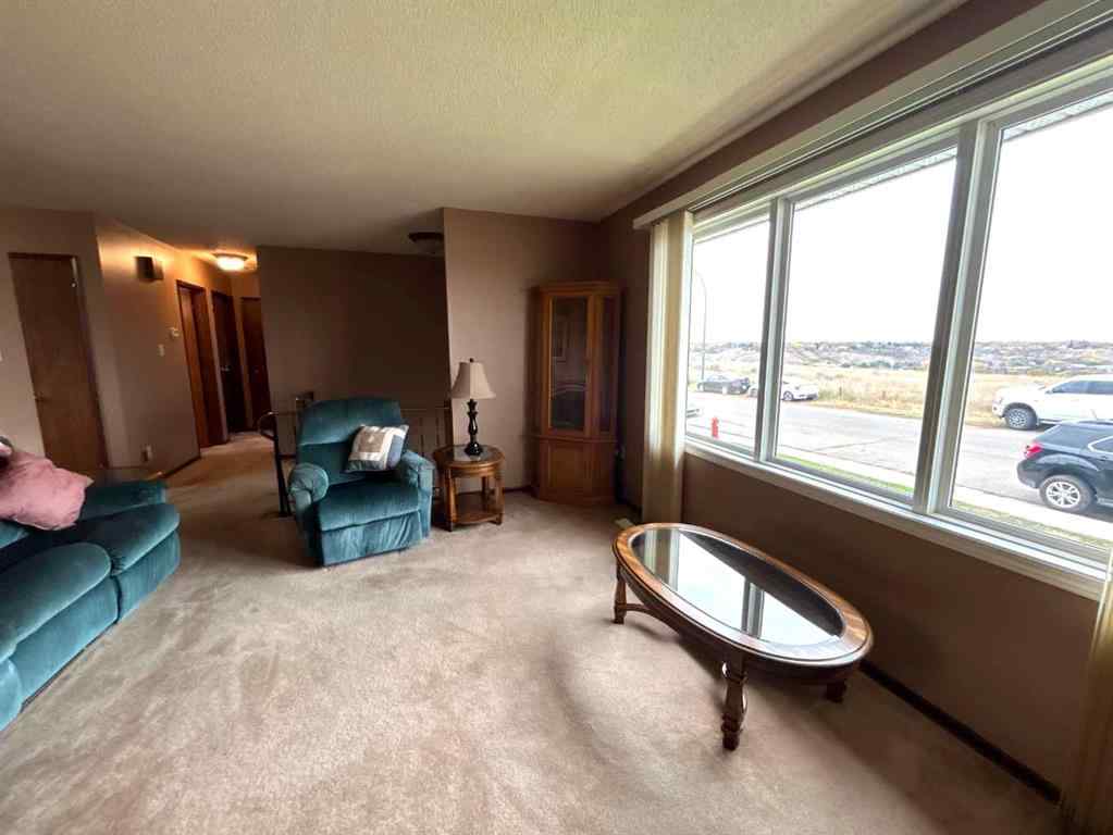 MLS® A2264572 - 1923 Crestwood Drive SE in Crestwood-Norwood Medicine Hat, Residential