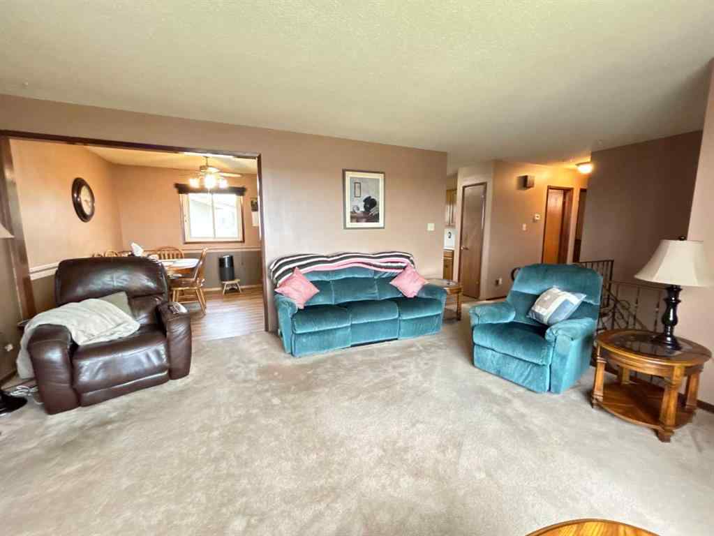 MLS® A2264572 - 1923 Crestwood Drive SE in Crestwood-Norwood Medicine Hat, Residential