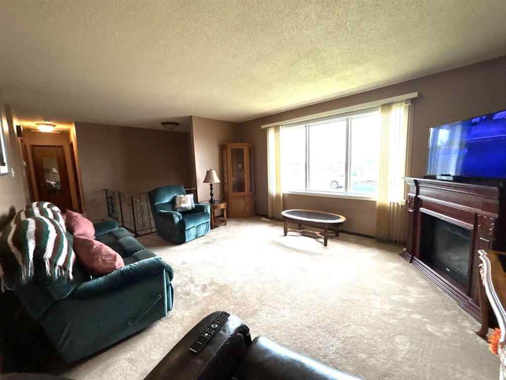 MLS® A2264572 - 1923 Crestwood Drive SE in Crestwood-Norwood Medicine Hat, Residential